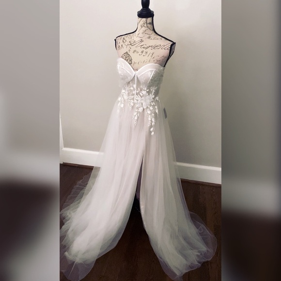 Unique tulle a-line wedding dress sparkly tulle bow - Picture 3 of 7